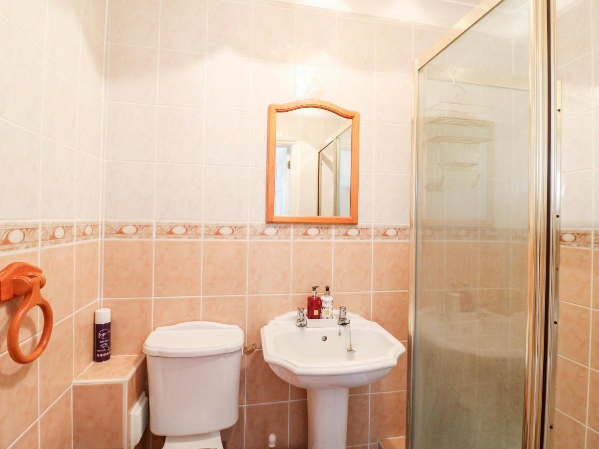 Tixall Manor Farm Stafford Ngoại thất bức ảnh