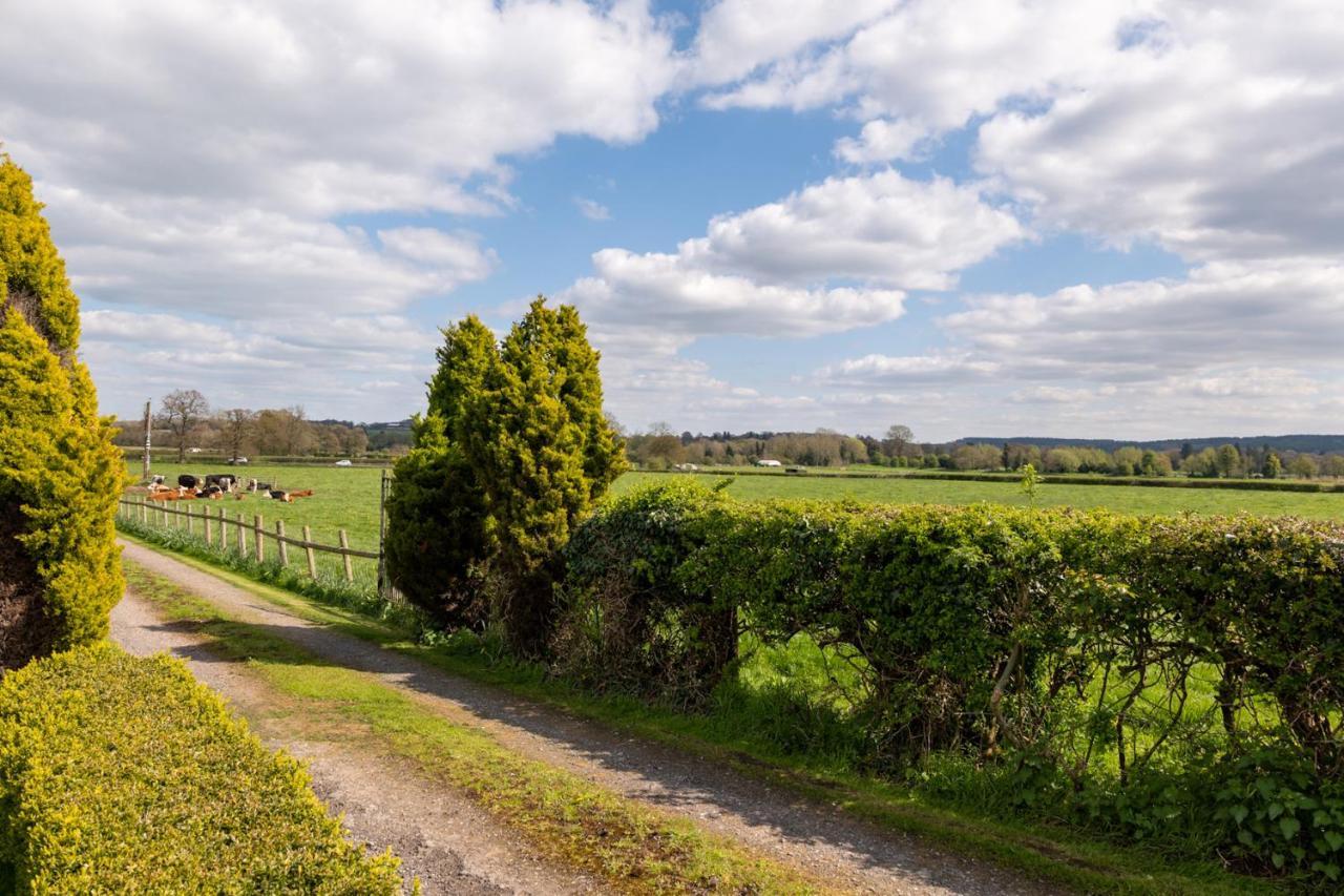 Tixall Manor Farm Stafford Ngoại thất bức ảnh