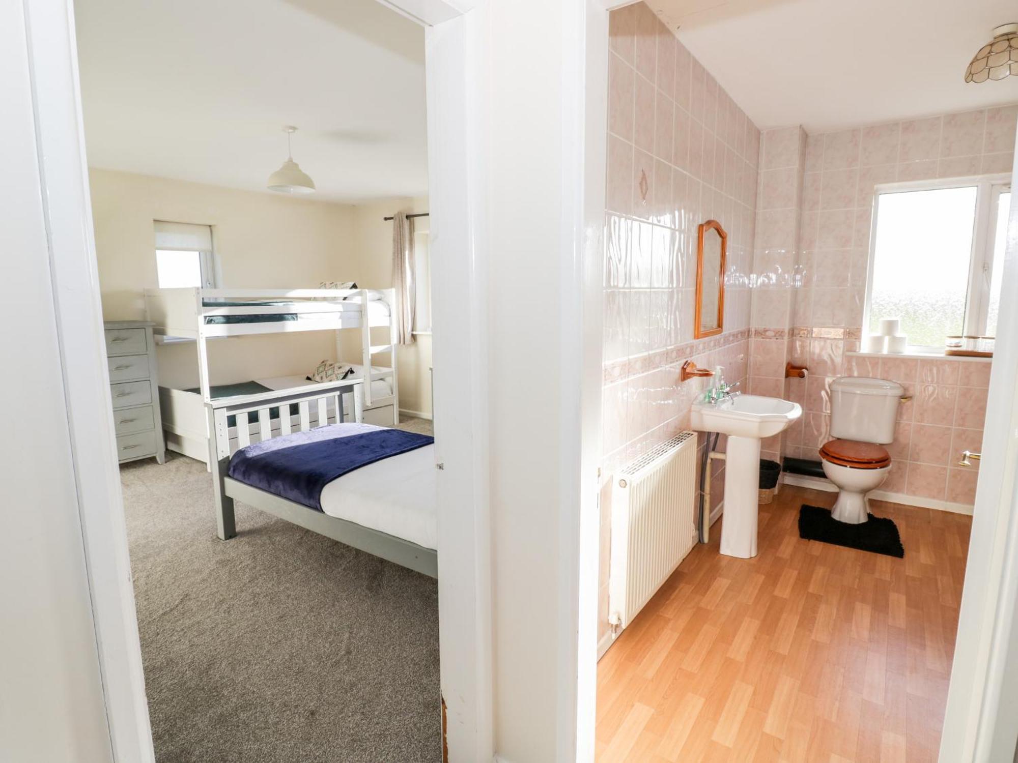Tixall Manor Farm Stafford Ngoại thất bức ảnh