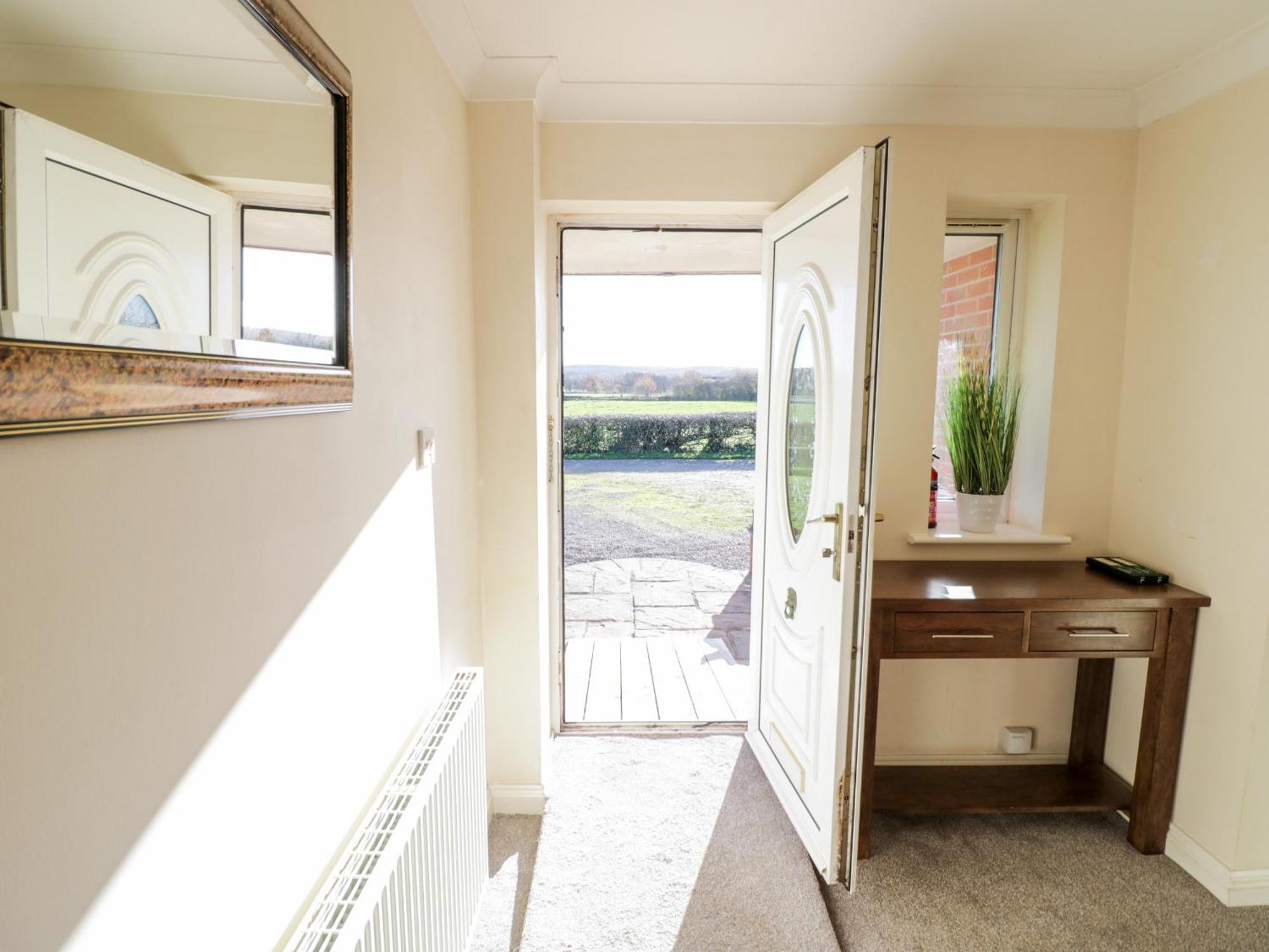 Tixall Manor Farm Stafford Ngoại thất bức ảnh